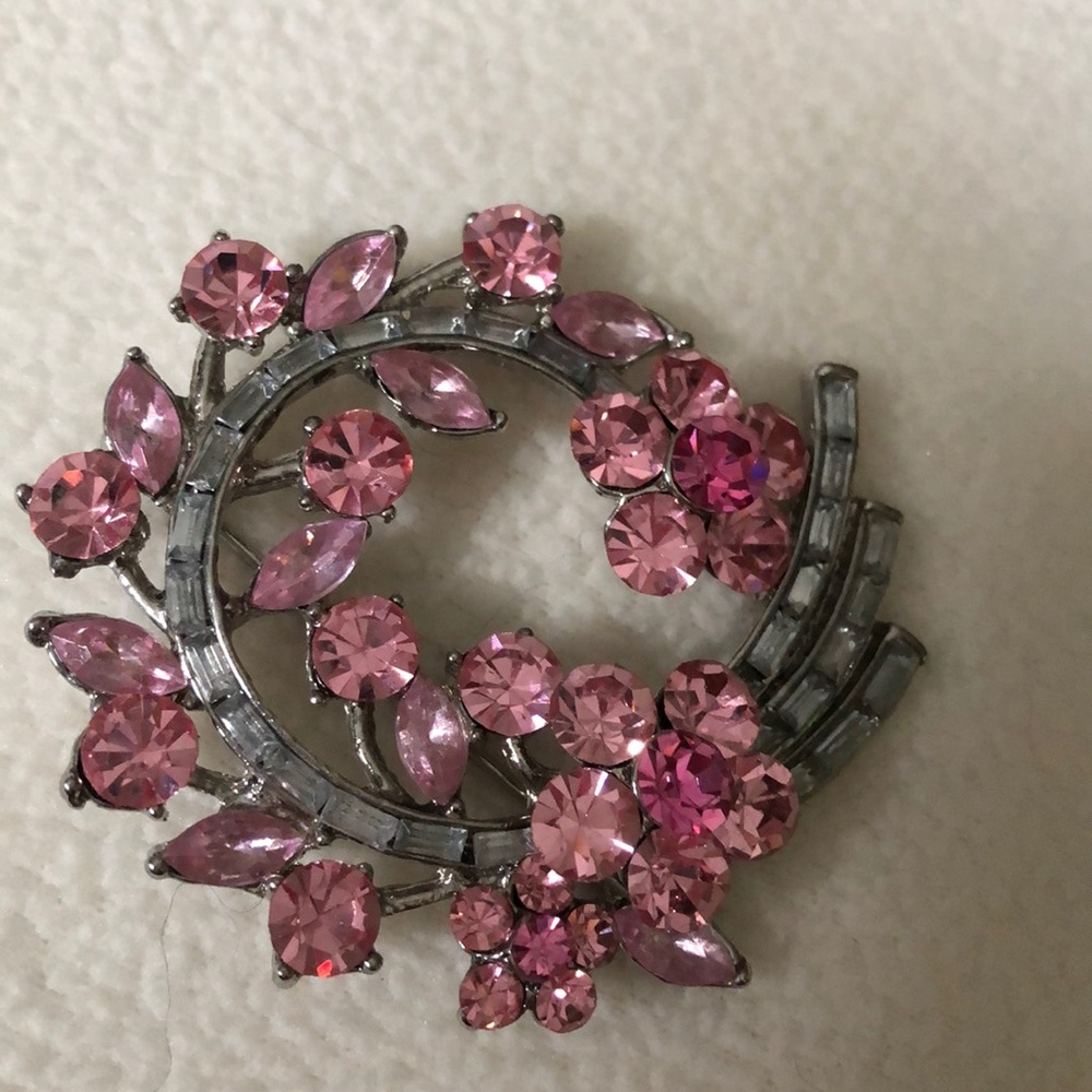 Beautiful pin - Picture 3 of 4